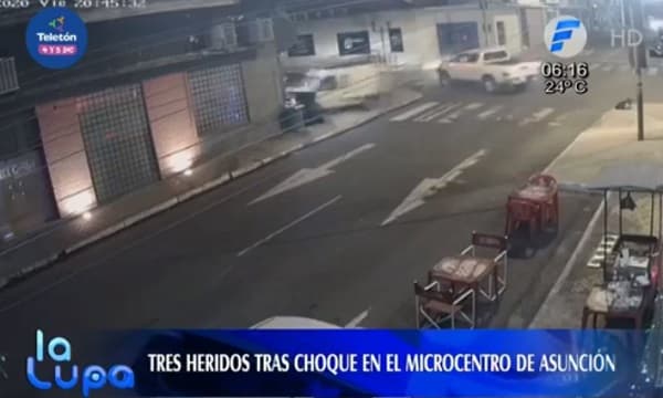 Tras choque, vehículo impacta contra karaoke en Asunción