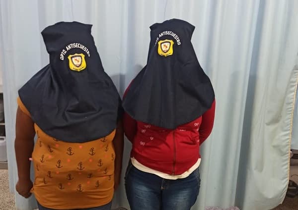Detienen a dos nativas por tratar de extorsionar a familia Denis
