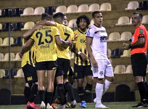 Guaraní liquida partido ante General en pocos minutos