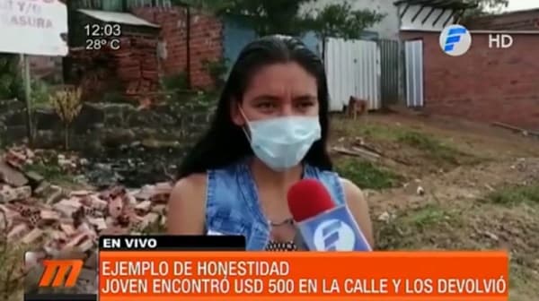 Joven vendedora devuelve USD 500 en Encarnación