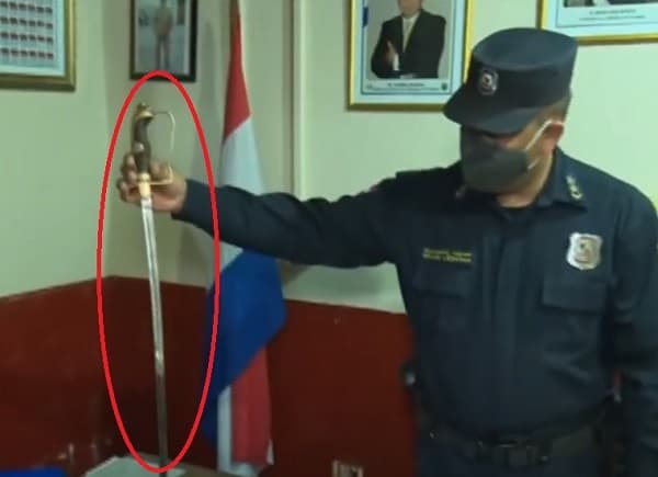 Detienen a motoasaltantes que atacaban con sable a sus víctimas