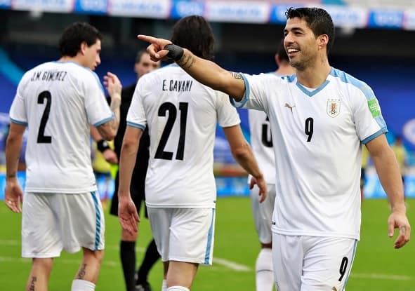 Uruguay golea de visita a Colombia