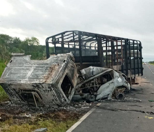 Familia fallece calcinada tras choque en Presidente Hayes