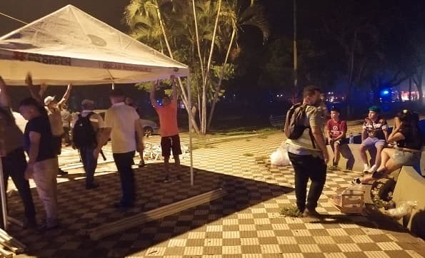 Comuna capitalina asiste a afectados por incendio de Chacarita