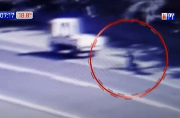 Motociclista muere al chocar contra camión detenido sobre la banquina