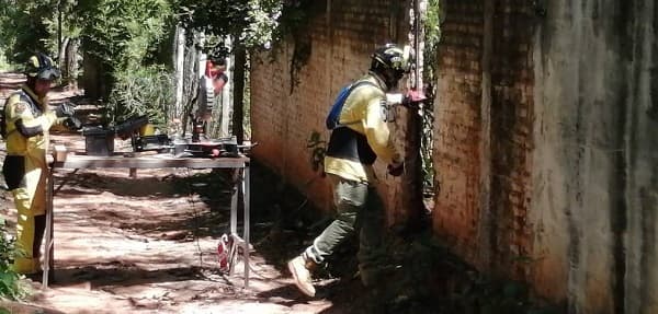 Hallan dientes y prendas de vestir en casa de mujer desaparecida