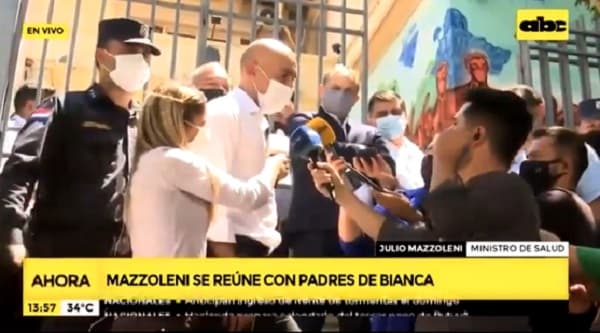 Mazzoleni se reúne con padres de Bianca durante manifestación