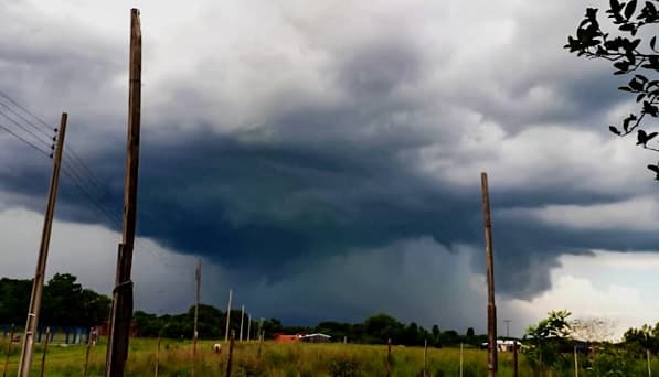 Alertan sobre tormentas en 10 departamentos