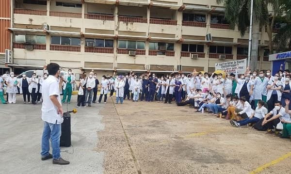 Médicos del IPS irán a huelga tras desvinculaciones