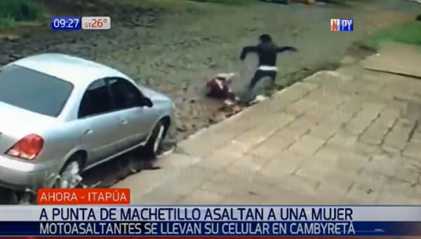 Asaltan a una mujer a punta de machetillo