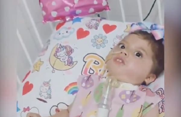 Bianca recibe el medicamento Zolgensma en el Hospital Acosta Ñu