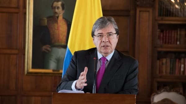 Ministro colombiano muere víctima del Covid-19