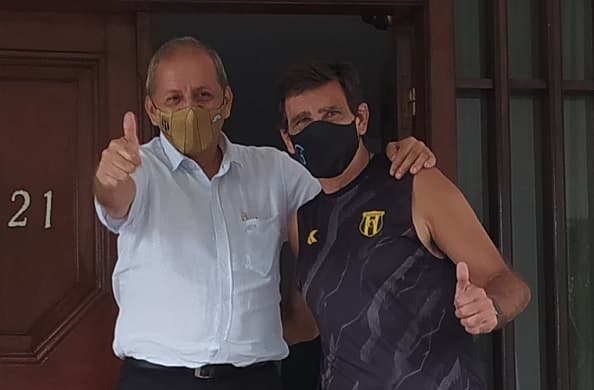 Gustavo Costas recula, seguirá y tiene un refuerzo más