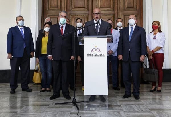 Deuda de PDVSA se negoció con “ladrones en Paraguay”, dicen en Venezuela