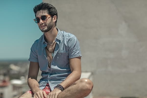 Acho Laterza lanza el sencillo “Esta Bien”  