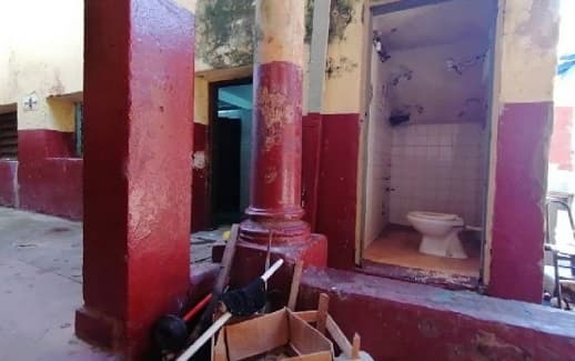 A días del regreso a clases, denuncian deplorable estado de colegio capitalino