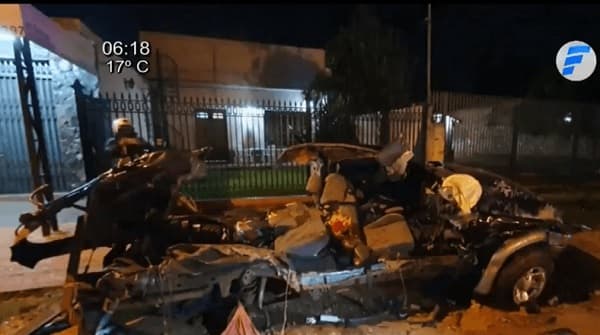 Conductor sobrevive tras chocar con la parte trasera de un camión