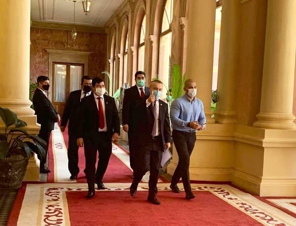 Daniel Centurión renuncia para encarar candidatura en Asunción