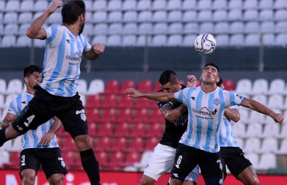 Guaireña goza ante Libertad