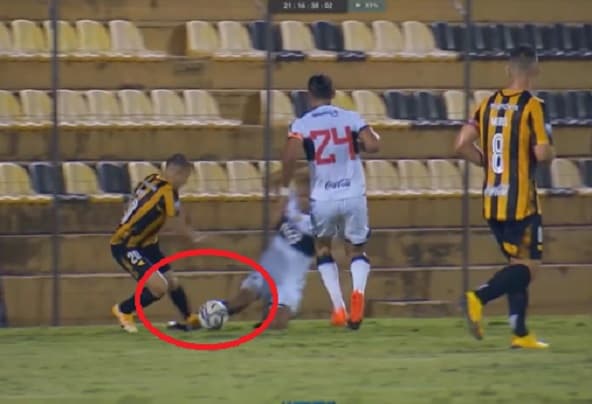 “Le pisa por encima de la canilla con la taquilla”