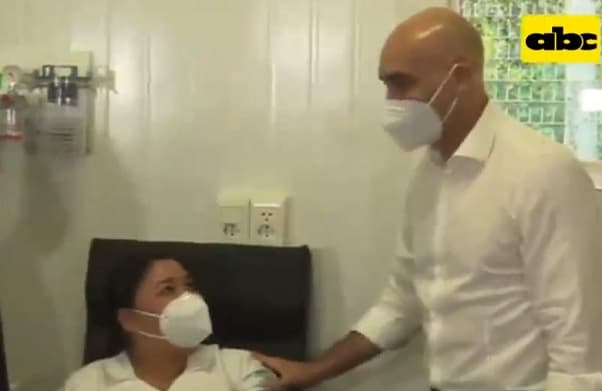 Mazzoleni aplica la primera dosis de la Sputnik V