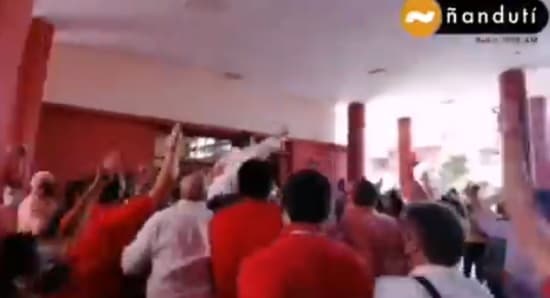 Inscripción de candidatura de Nenecho genera aglomeración