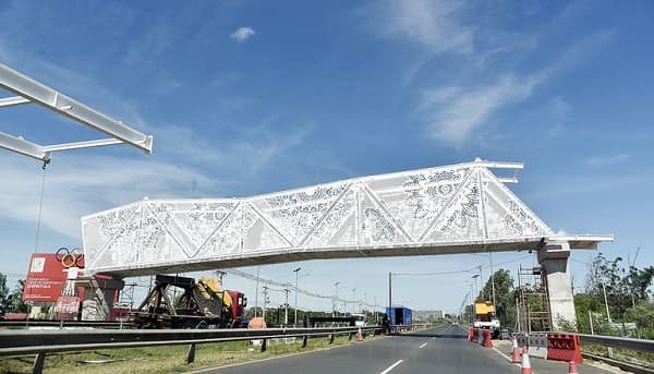 Contraloría habla de “direccionamiento” en la pasarela de ñandutí