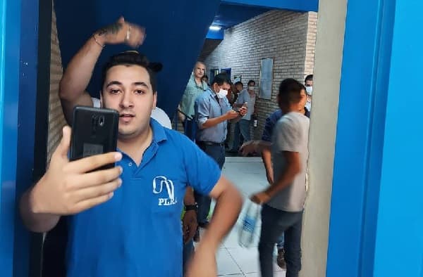 Estallan incidentes en el PLRA en el último día de inscripción de candidaturas