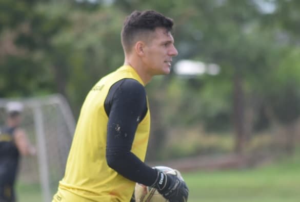 Multan a futbolistas de Guaraní y a Guaireña