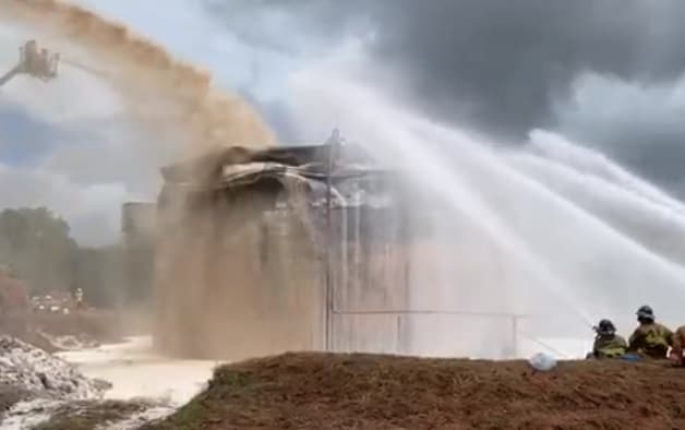 Sofocan llamas en planta de Petropar tras 37 horas