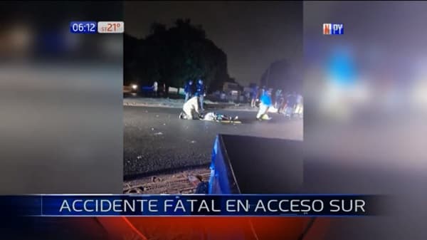 Motociclista muere tras chocar contra una camioneta estacionada