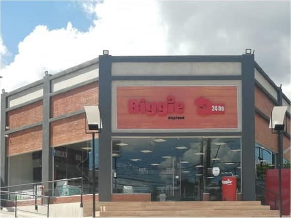 Locales de Biggie vuelven a operar 24 horas pese a restricciones