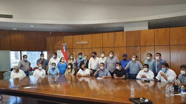 Diputados liberales deciden impulsar juicio político contra Abdo y Velázquez