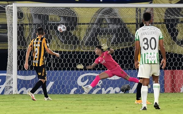 Guaraní busca revertir resultado adverso en Medellín