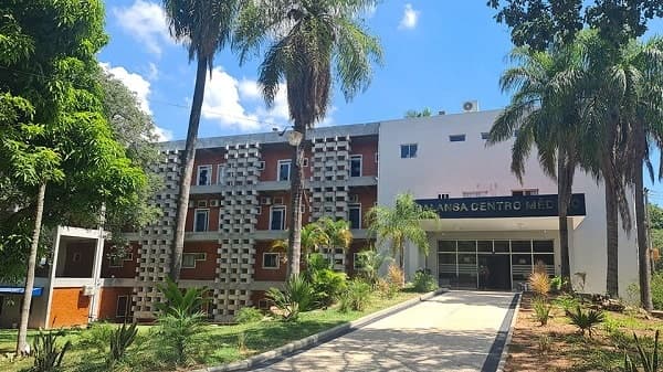 Gestionan equipar con camas de terapia el ex Hospital del Corazón
