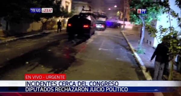 Se registran incidentes entre policías y manifestantes