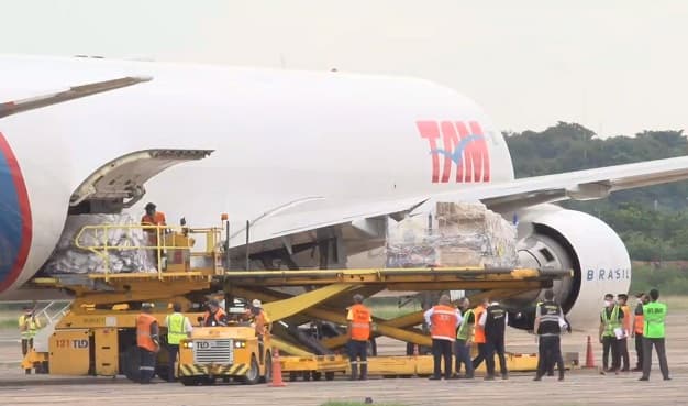 Llega lote de vacunas donadas por India