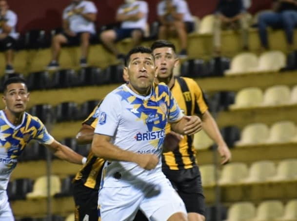 La “ley del ex” condena a Guaraní