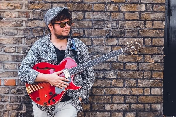 Invitan a show del guitarrista Orlando Bonzi 