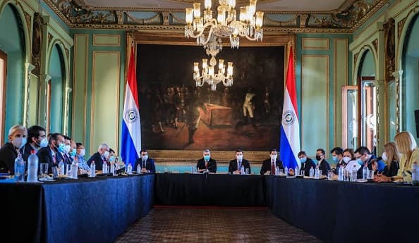 “Ahí están terminando”, dice Abdo Benítez sobre nuevas restricciones