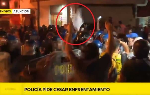 Inaudito: Policía pide tregua tras enfrentamientos
