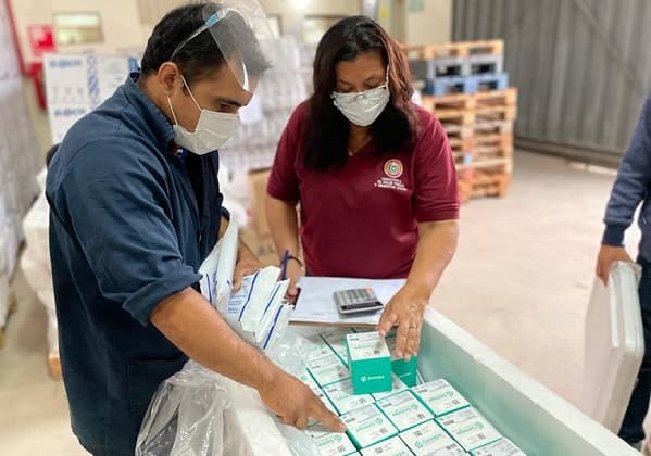 Ante falta de medicamentos, Taiwán dona Atracurio y Midazolam