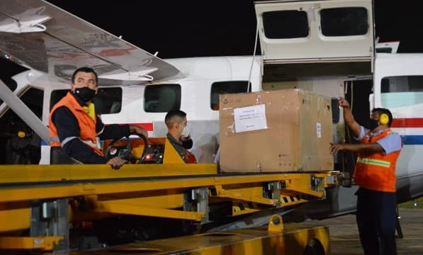 Llegan a nuestro país 3.000 vacunas donadas por Emiratos Árabes Unidos