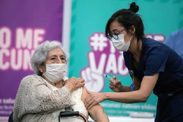 Chile lidera ranking de vacunación contra el coronavirus en el mundo