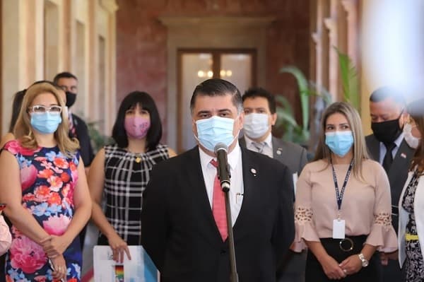 Inicia vacunación con dosis china y anuncian informe diario