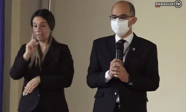 Desde el lunes vacunarán a mayores de 75 años por terminación de cédula