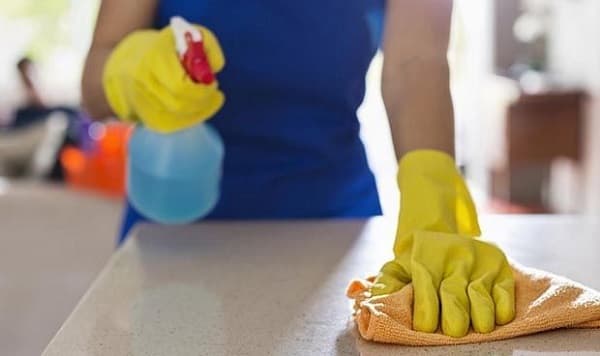 EE.UU. confirma que contagio por superficies es poco probable