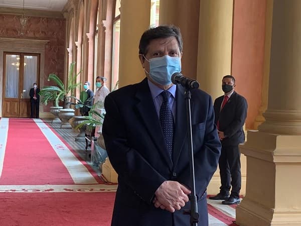 Canciller confirma compra de 2.000.000 de vacunas indias