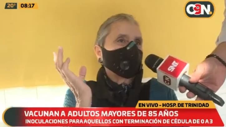“Si no me morí de cáncer, no me va matar esta vacuna”, dice mujer de 86 años