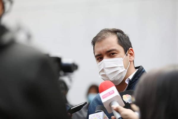 Prieto anuncia acuerdo para la compra de 250.000 vacunas Sputnik